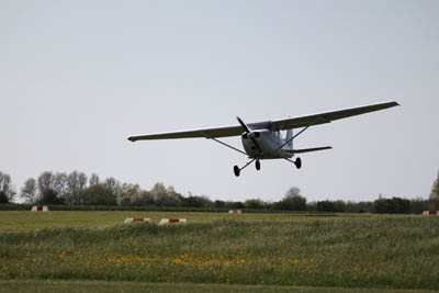 Mai 2015 | D-EDXL | Cessna F172M Skyhawk  | Sonderlandeplatz Neujellingsdorf (Fehmarn)